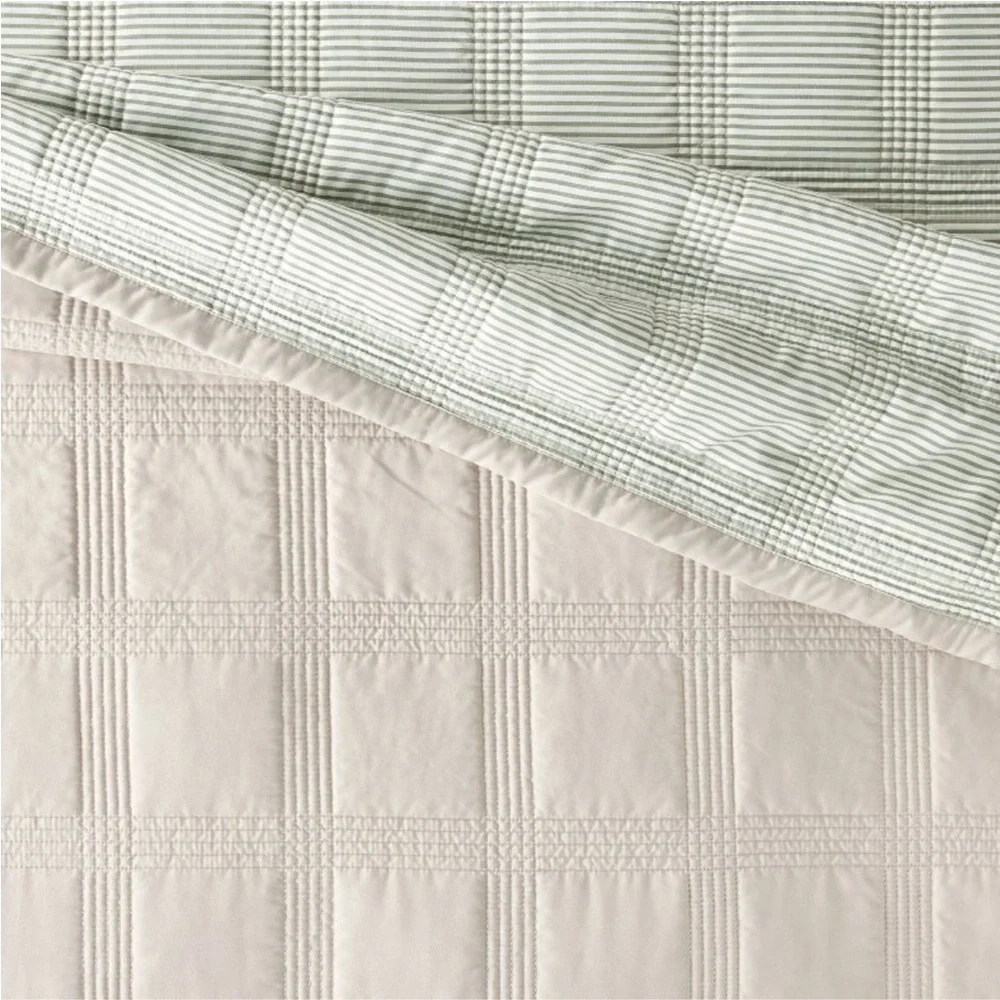 HEARTH & HAND NWT grid stitch quilt -Taupe/green/cream -full/queen